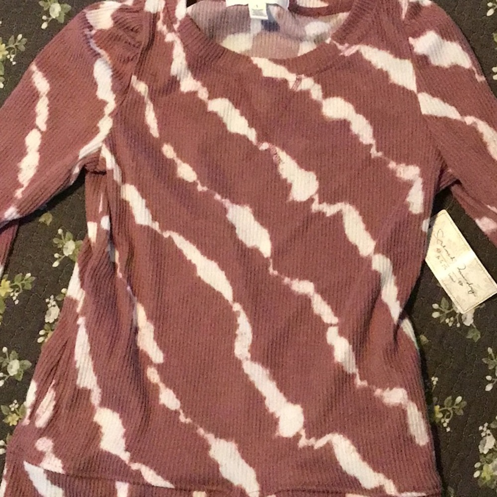 Cute printed sweater/thick shirt